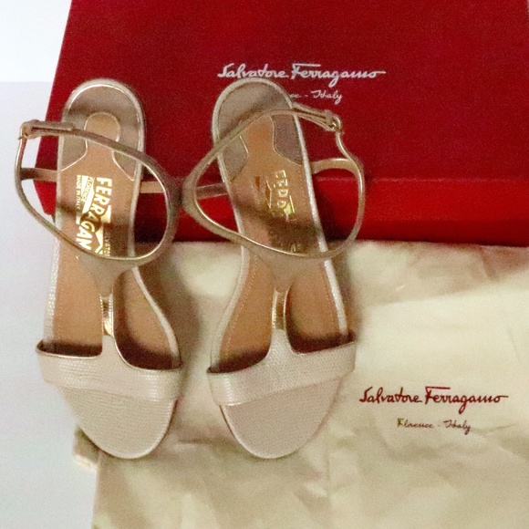 NEW Salvatore Ferragamo t-strap low-heeled sandals